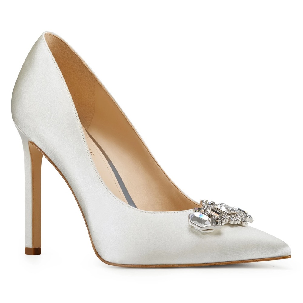 NEW Nine West Trulove 2 White Statin Heel Size 6